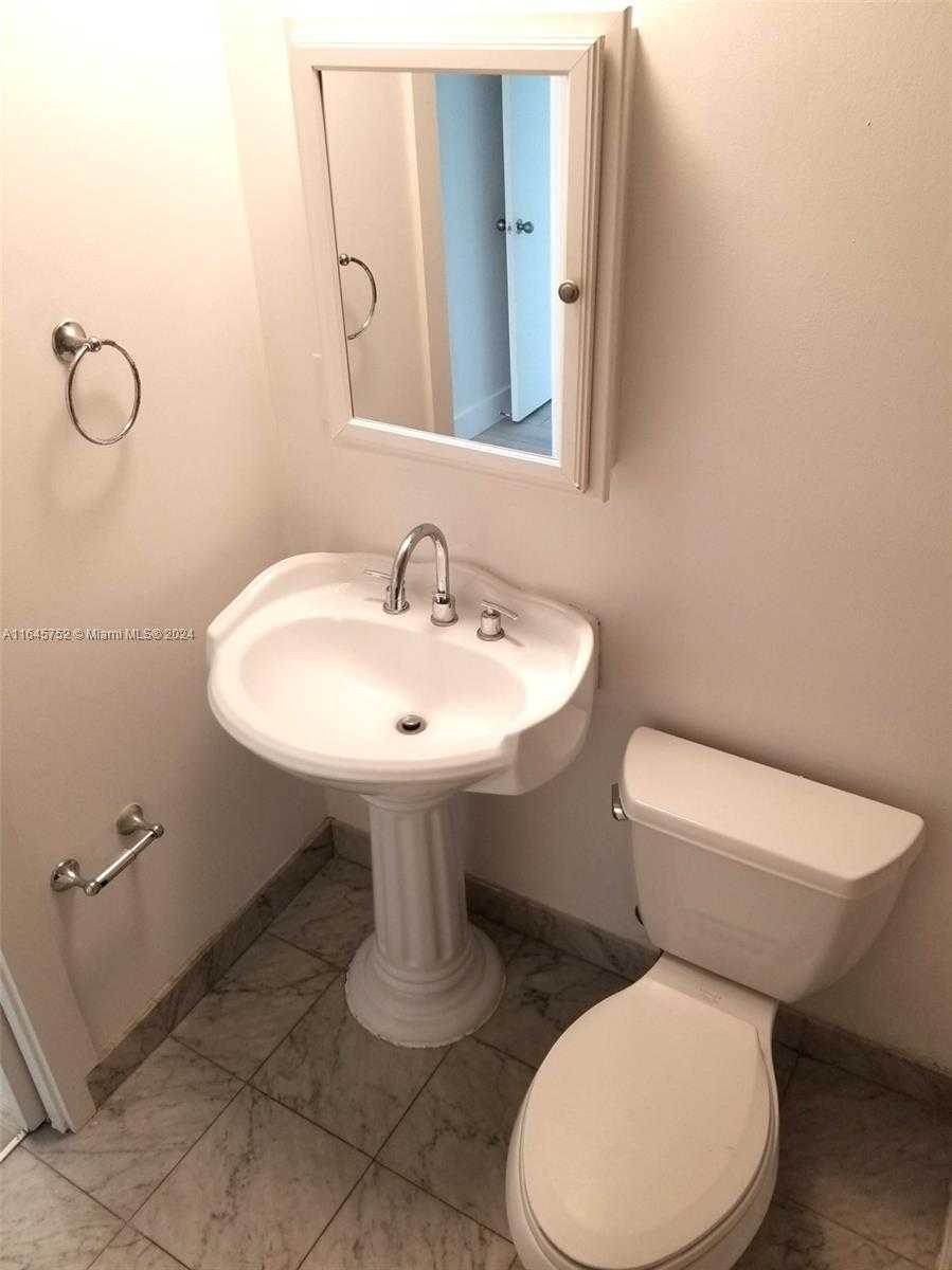Small Image of 6580 INDIAN CREEK DR #201, Miami Beach Number 25