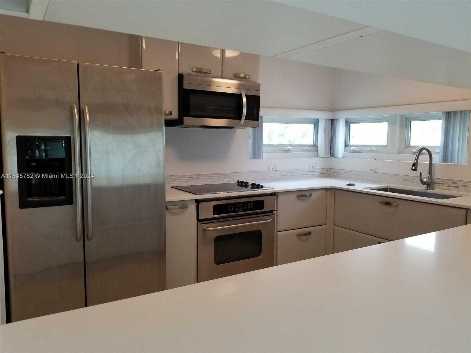 Small Image of 6580 INDIAN CREEK DR #201, Miami Beach Number 29
