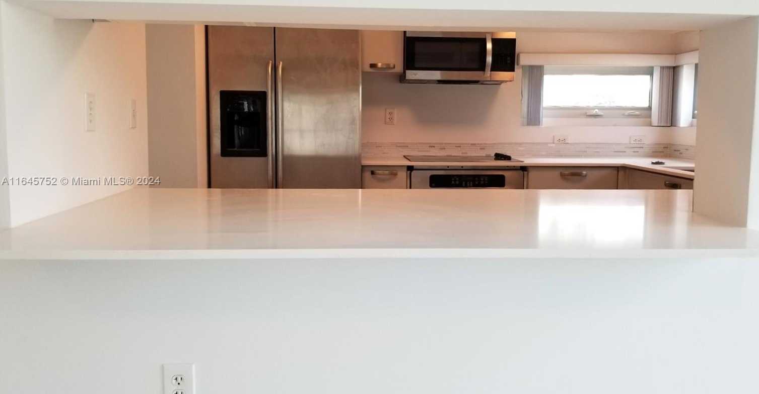 Small Image of 6580 INDIAN CREEK DR #201, Miami Beach Number 8
