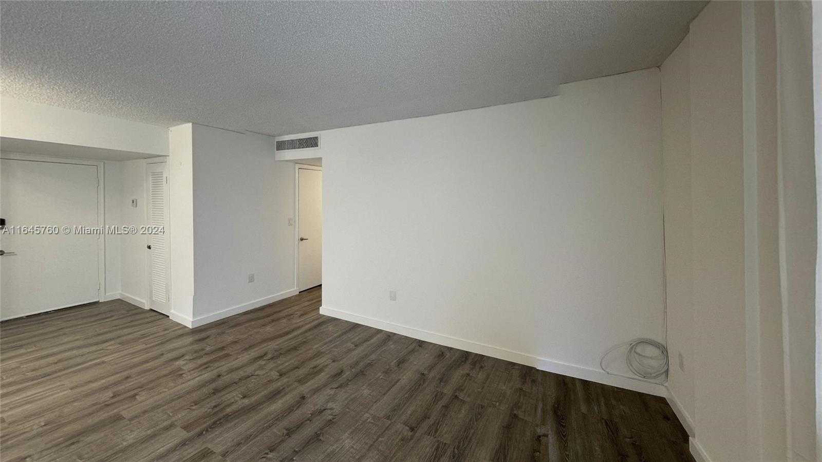 Small Image of 1020 MERIDIAN AVE #201, Miami Beach Number 31