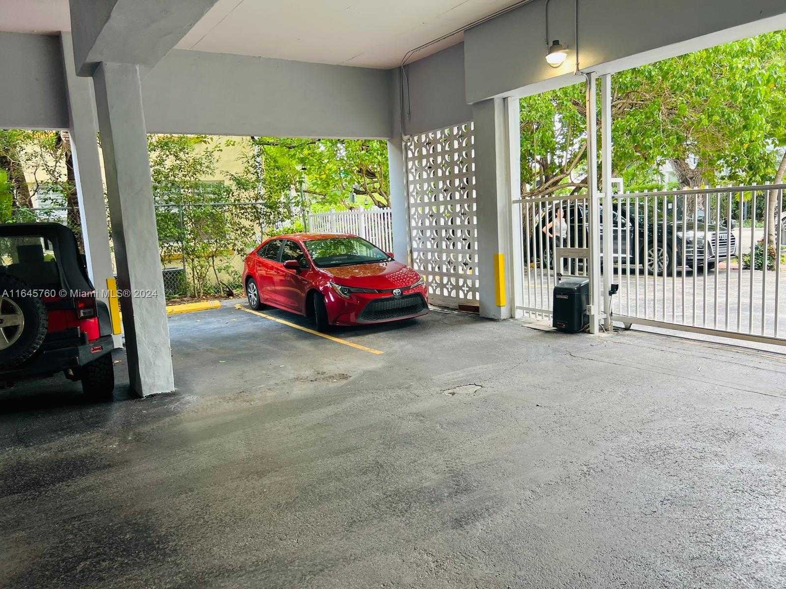 Small Image of 1020 MERIDIAN AVE #201, Miami Beach Number 37