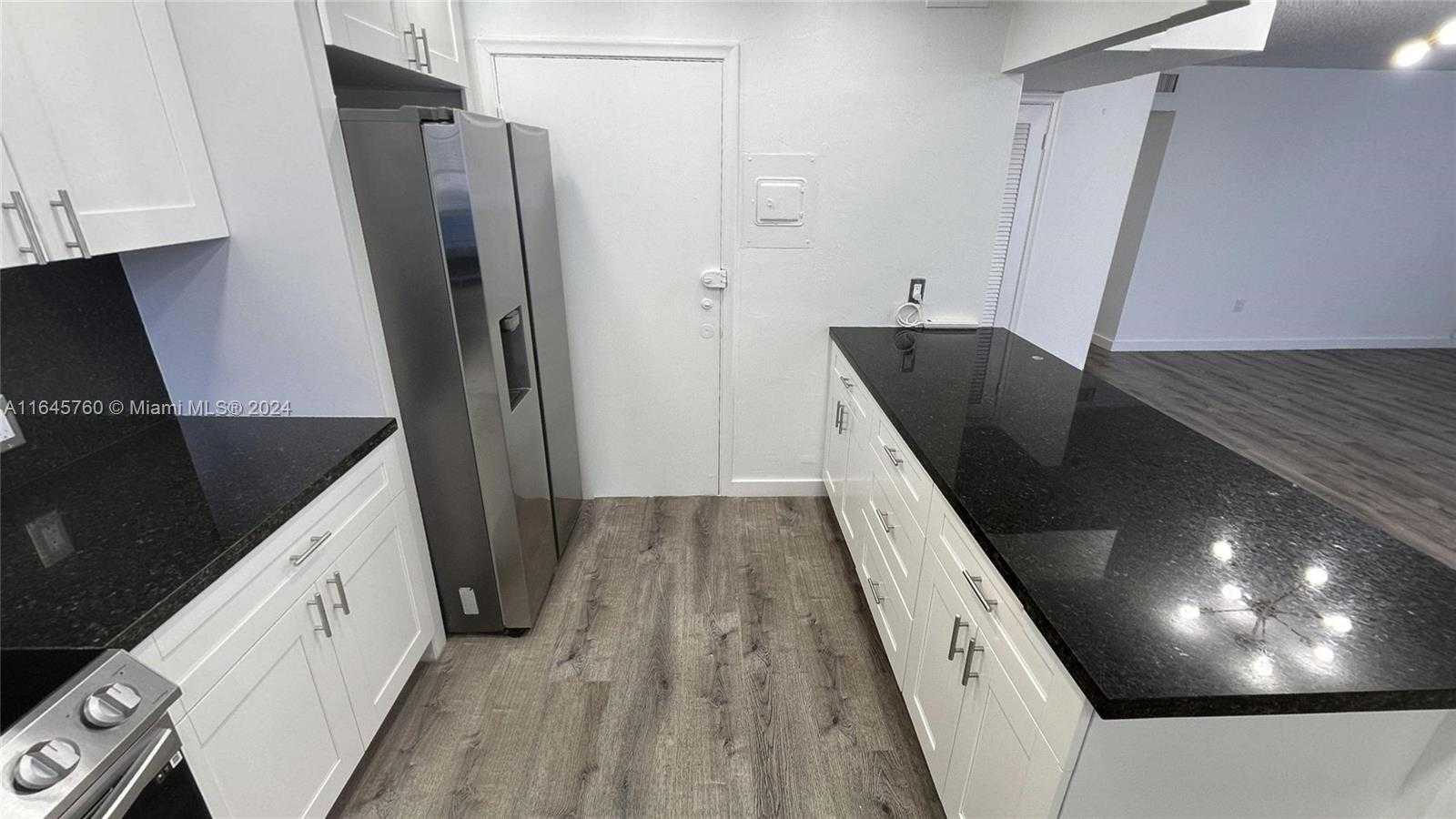 Small Image of 1020 MERIDIAN AVE #201, Miami Beach Number 4