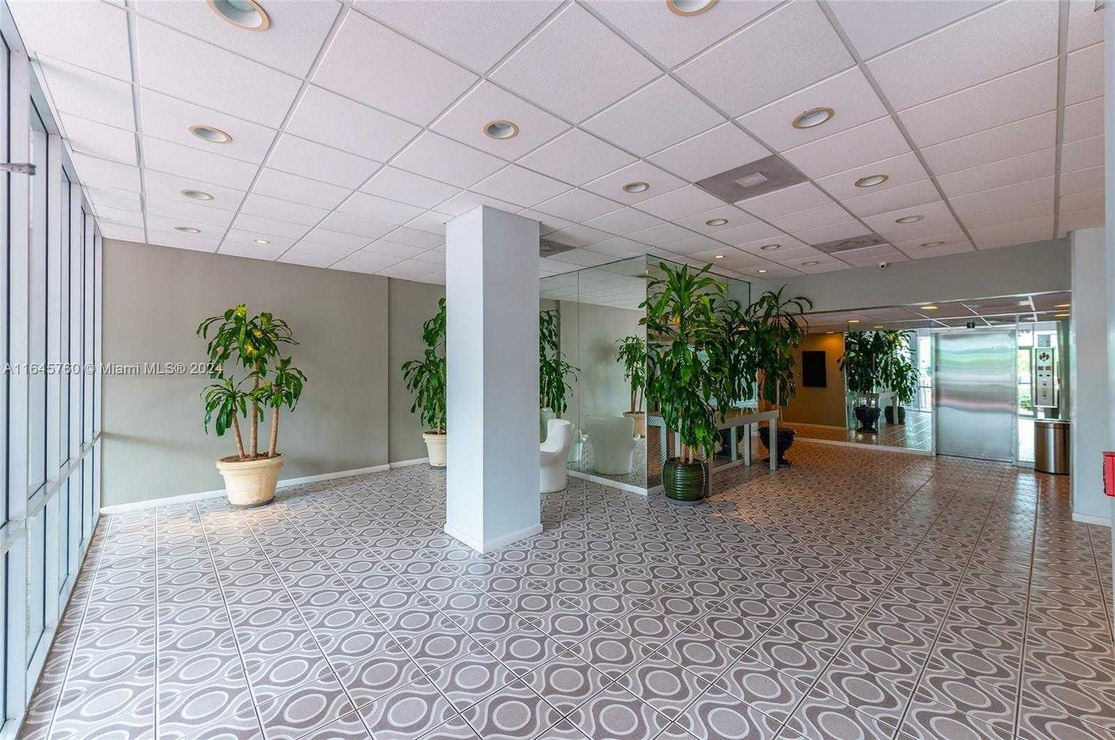 Small Image of 1020 MERIDIAN AVE #201, Miami Beach Number 47