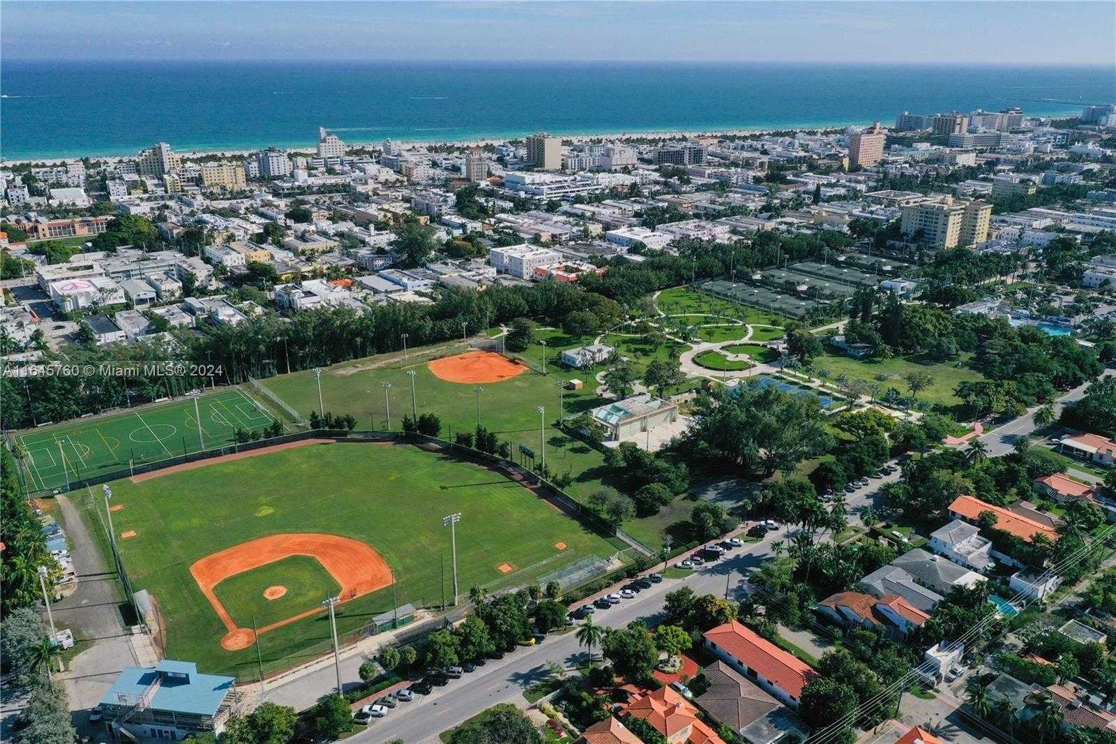 Small Image of 1020 MERIDIAN AVE #201, Miami Beach Number 55