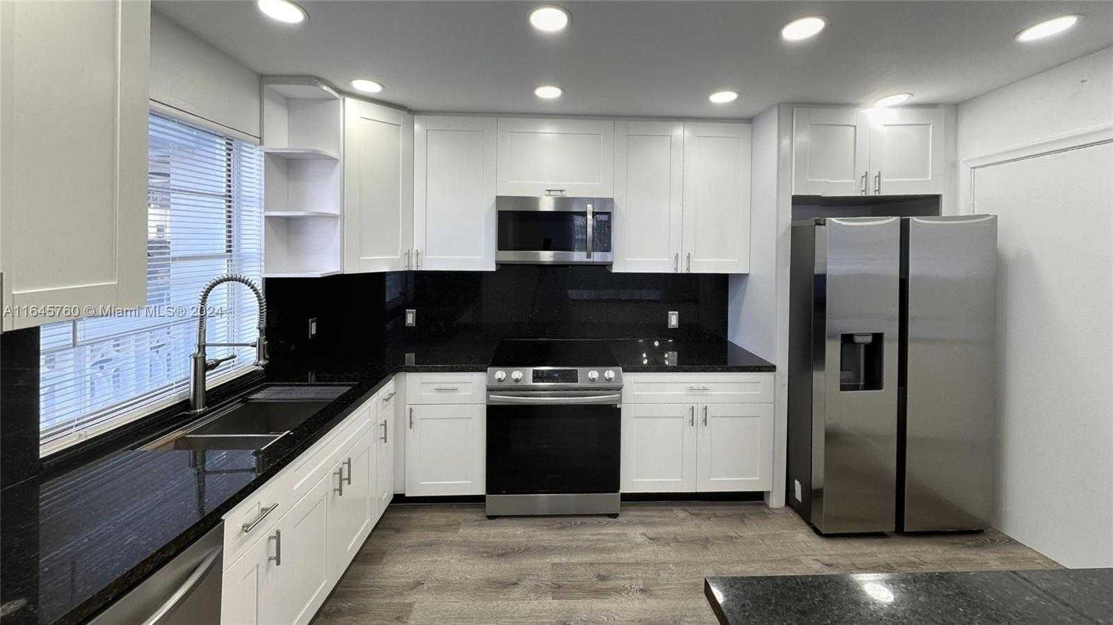 Small Image of 1020 MERIDIAN AVE #201, Miami Beach Number 6