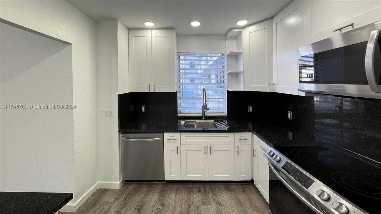 Small Image of 1020 MERIDIAN AVE #201, Miami Beach Number 7