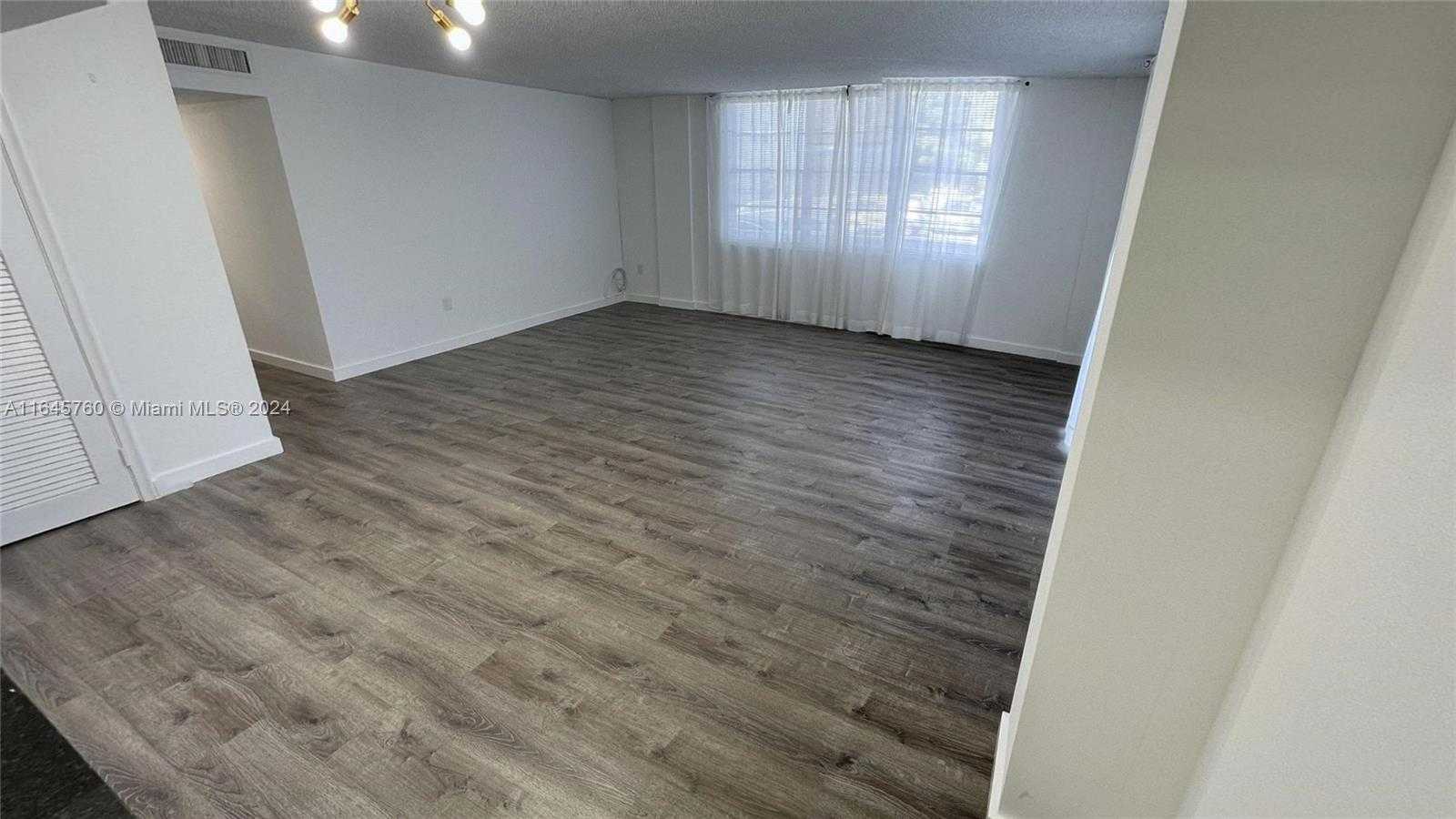 Small Image of 1020 MERIDIAN AVE #201, Miami Beach Number 9