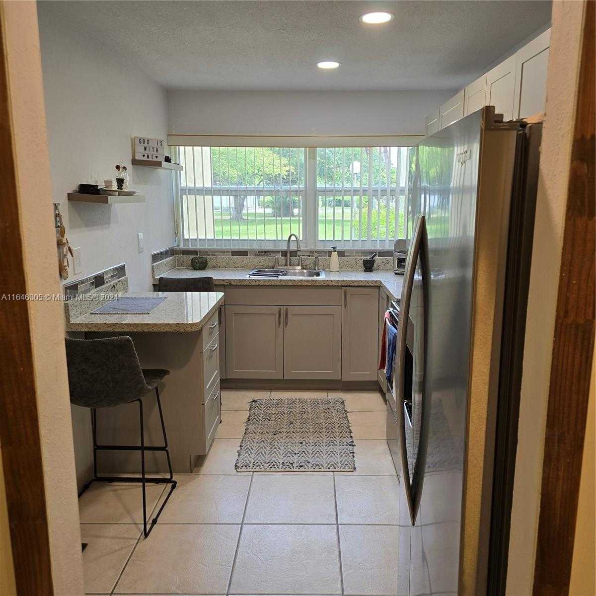 Small Image of 920 #1L, Miami Number 11
