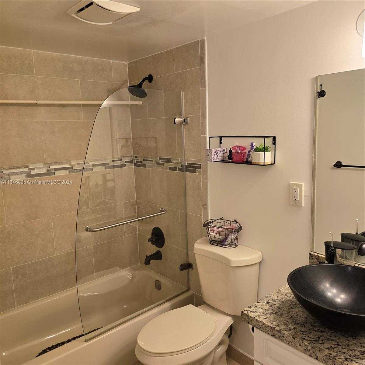 Small Image of 920 #1L, Miami Number 8