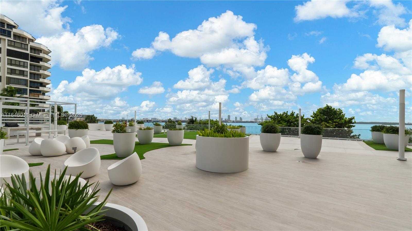 Small Image of 770 CLAUGHTON ISLAND DR #711, Miami Number 17