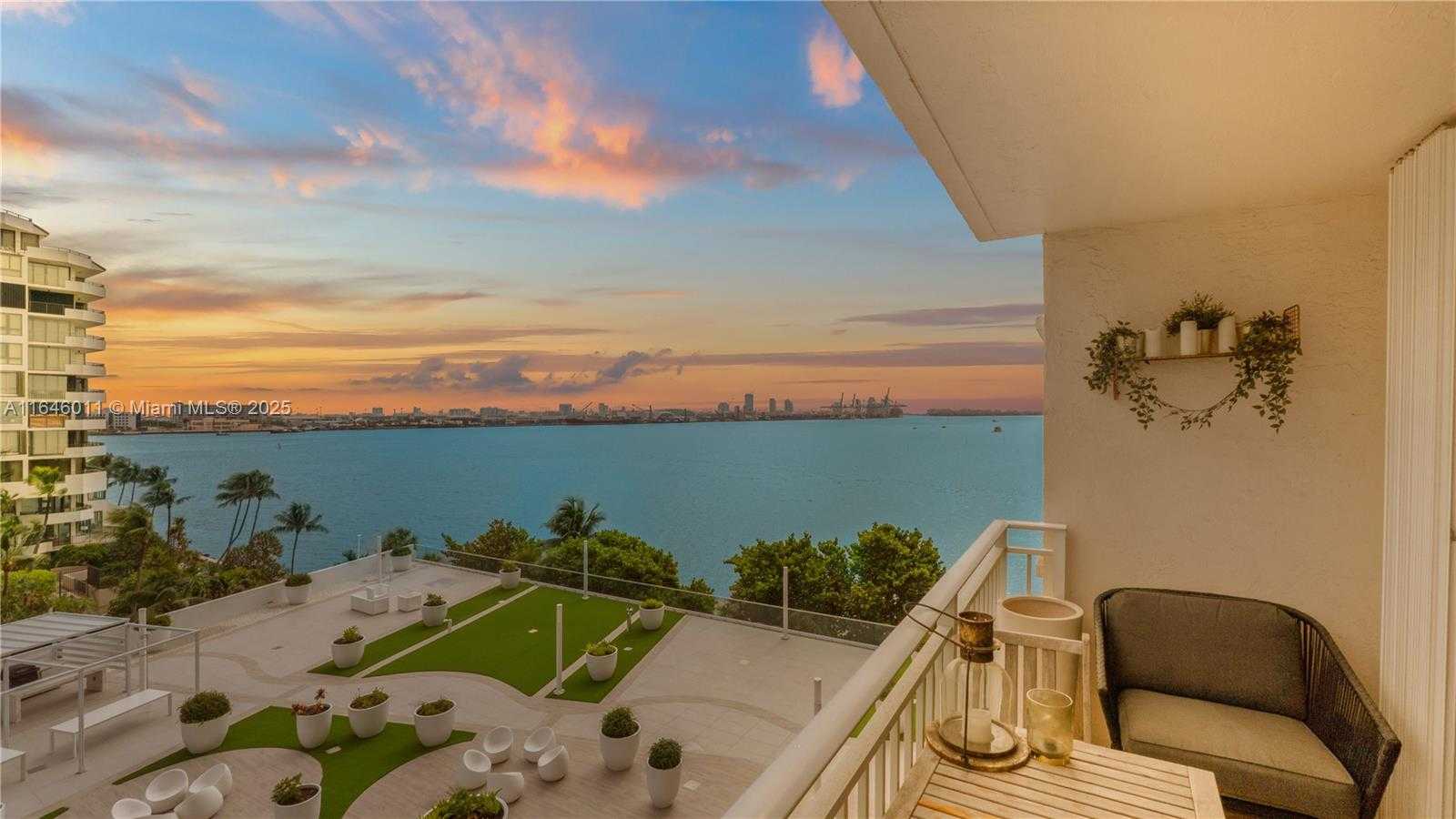 Small Image of 770 CLAUGHTON ISLAND DR #711, Miami Number 19