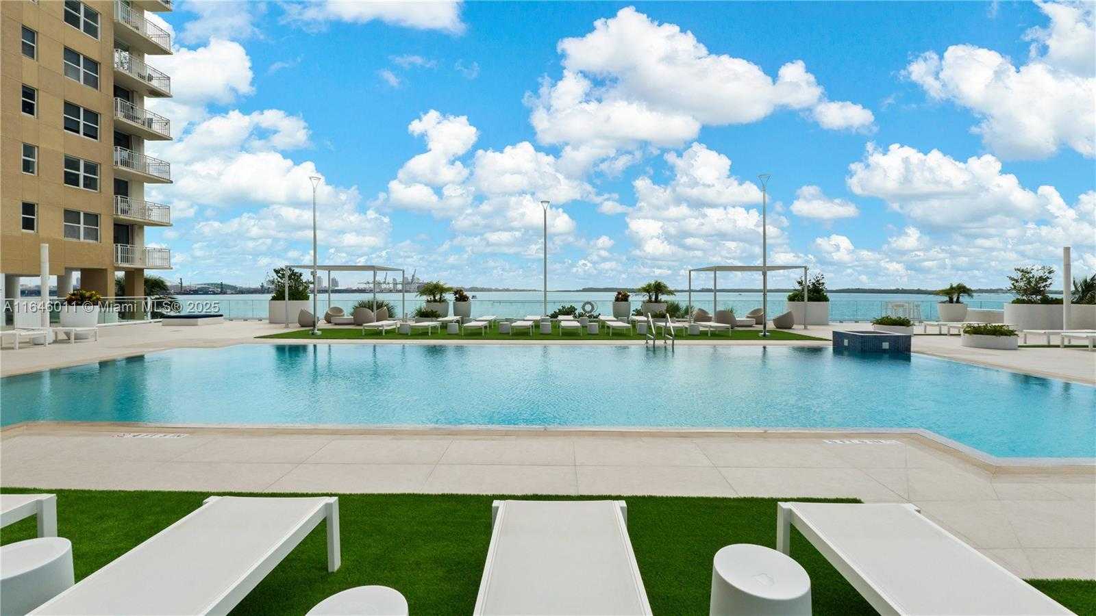 Small Image of 770 CLAUGHTON ISLAND DR #711, Miami Number 25