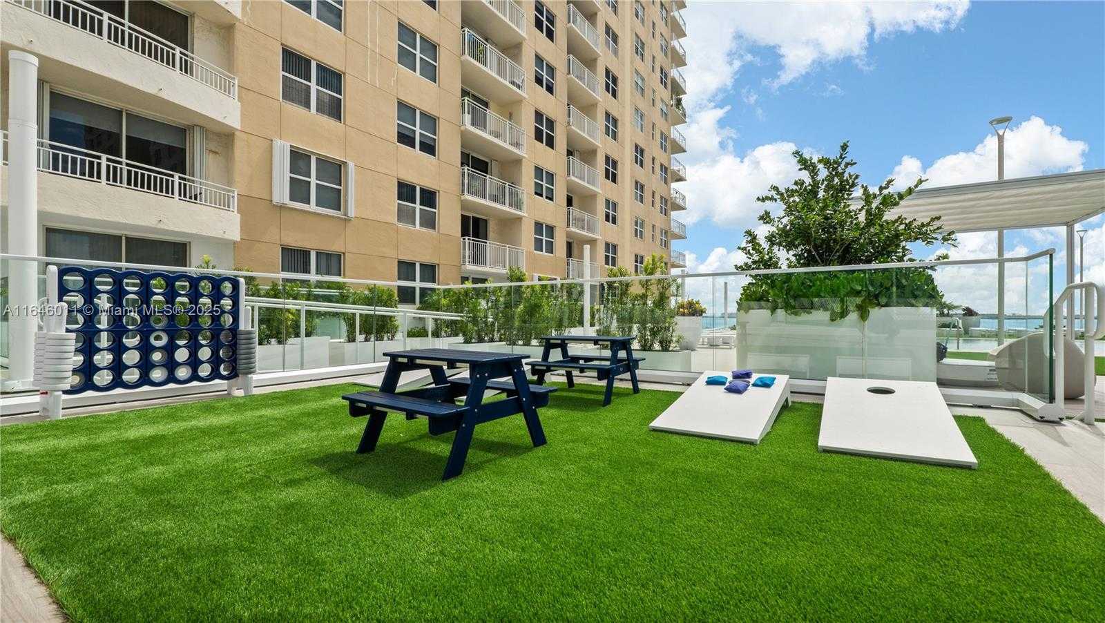 Small Image of 770 CLAUGHTON ISLAND DR #711, Miami Number 27