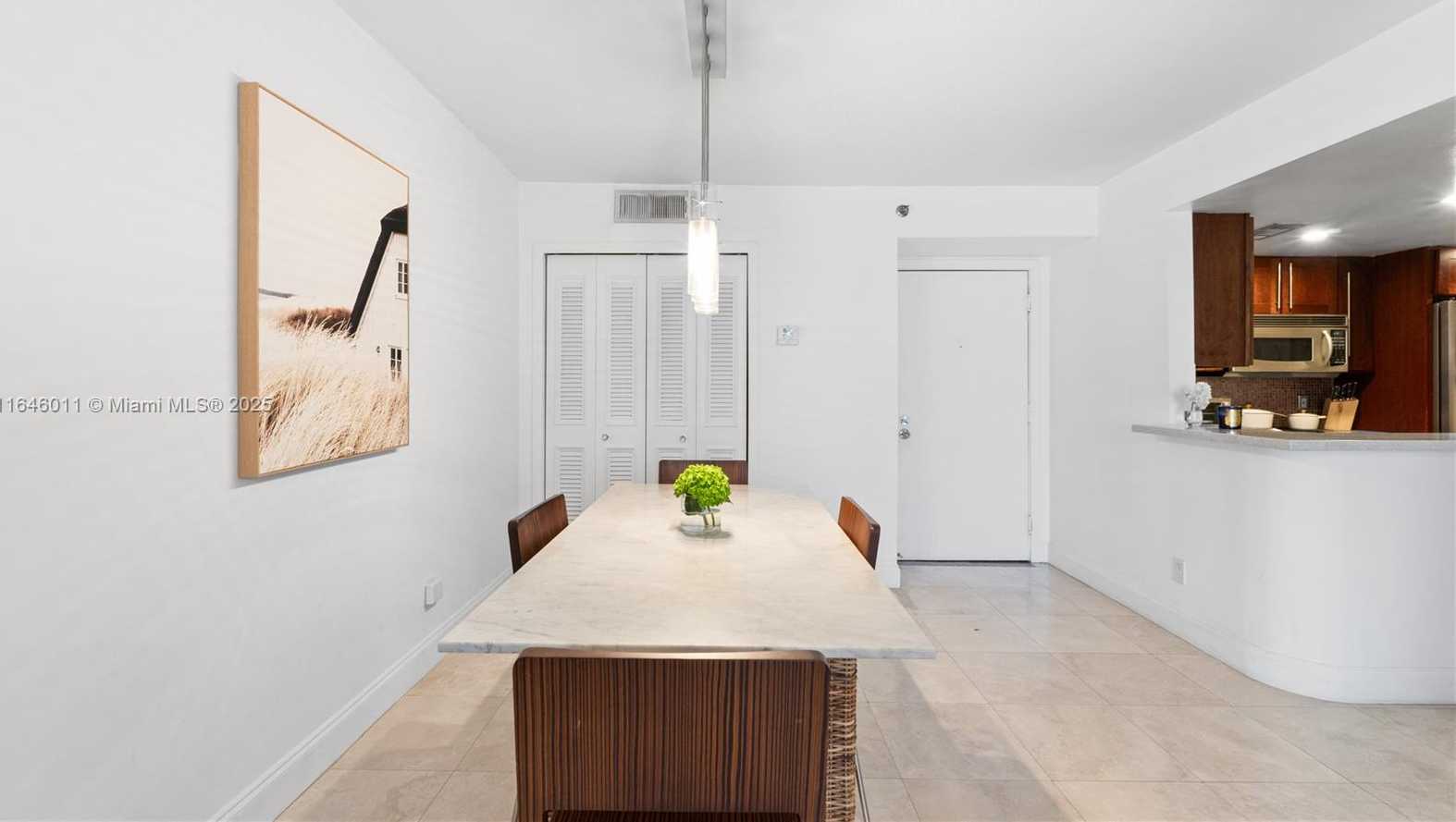 Small Image of 770 CLAUGHTON ISLAND DR #711, Miami Number 35