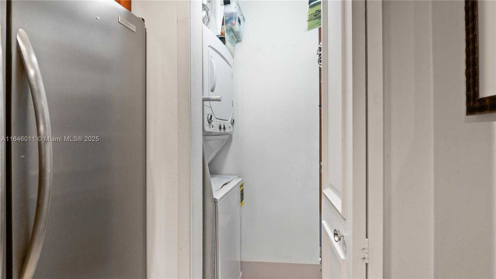Small Image of 770 CLAUGHTON ISLAND DR #711, Miami Number 40