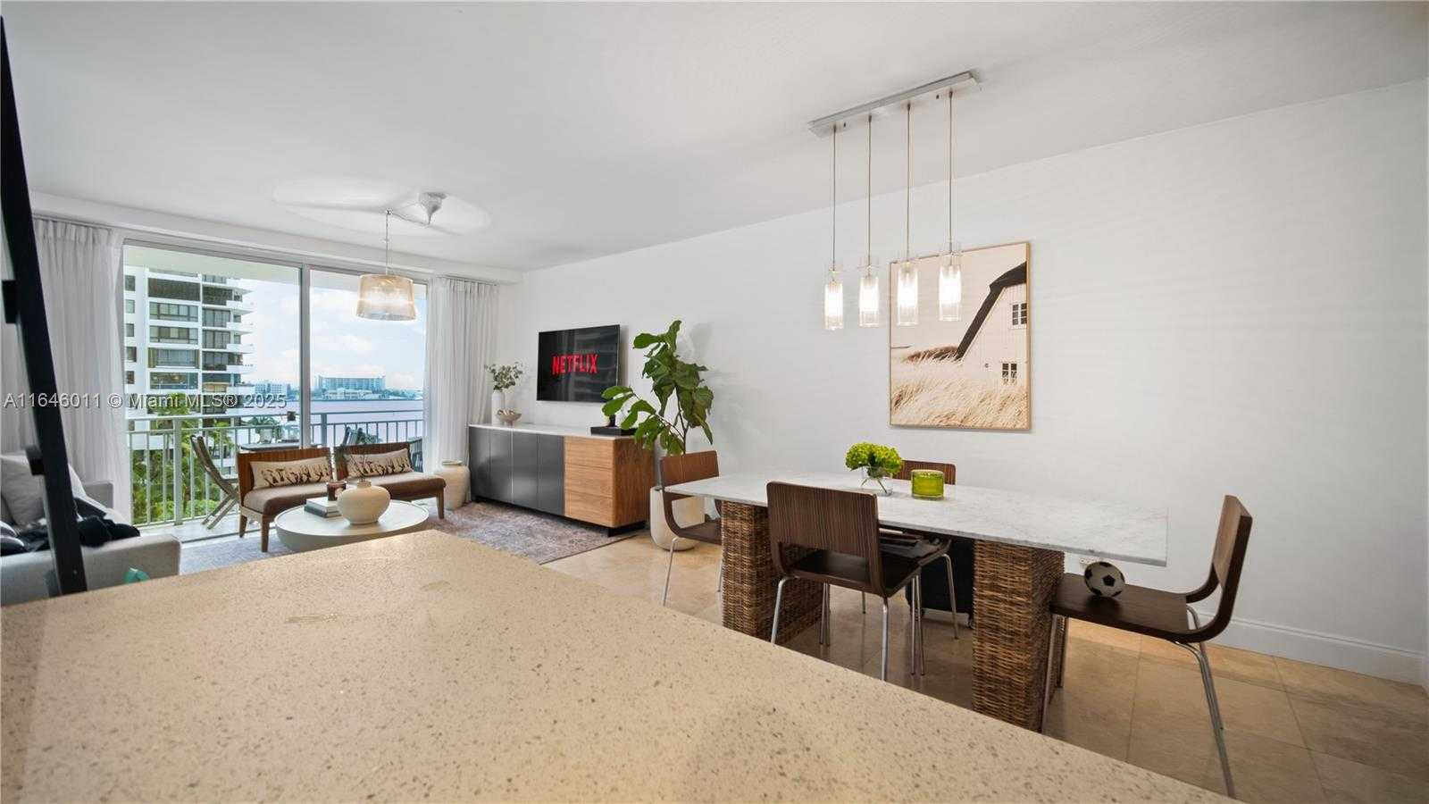 Small Image of 770 CLAUGHTON ISLAND DR #711, Miami Number 46