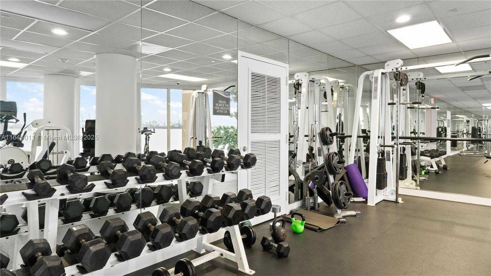 Small Image of 770 CLAUGHTON ISLAND DR #711, Miami Number 51