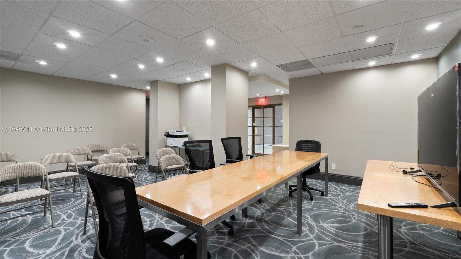Small Image of 770 CLAUGHTON ISLAND DR #711, Miami Number 57