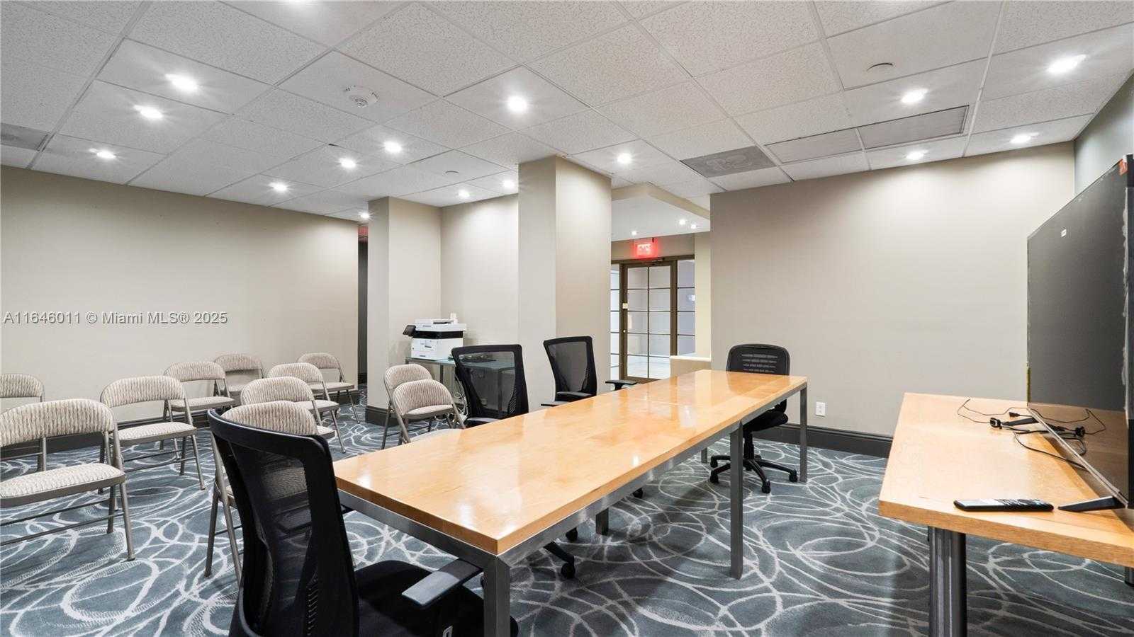 Small Image of 770 CLAUGHTON ISLAND DR #711, Miami Number 58