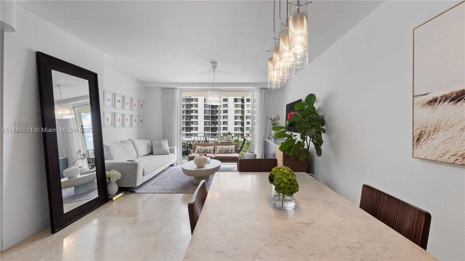 Small Image of 770 CLAUGHTON ISLAND DR #711, Miami Number 7