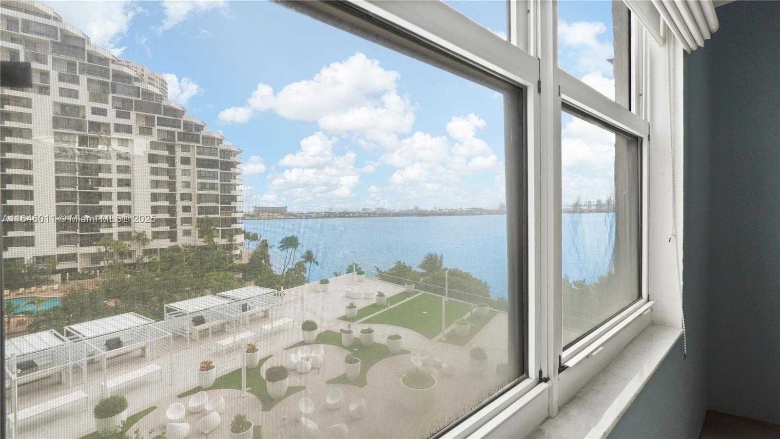 Small Image of 770 CLAUGHTON ISLAND DR #711, Miami Number 8