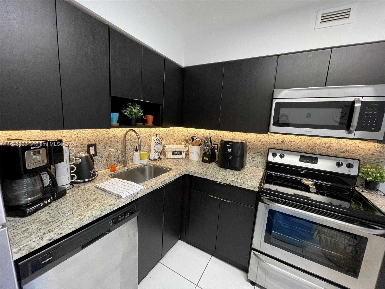 Small Image of 5151 COLLINS AVE #629, Miami Beach Number 4