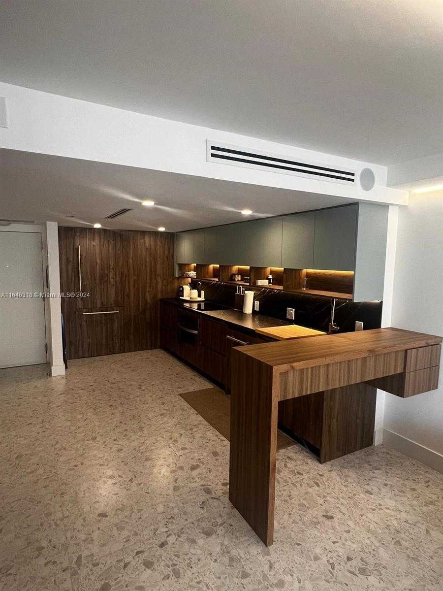 Small Image of 2555 COLLINS AVE #306, Miami Beach Number 14