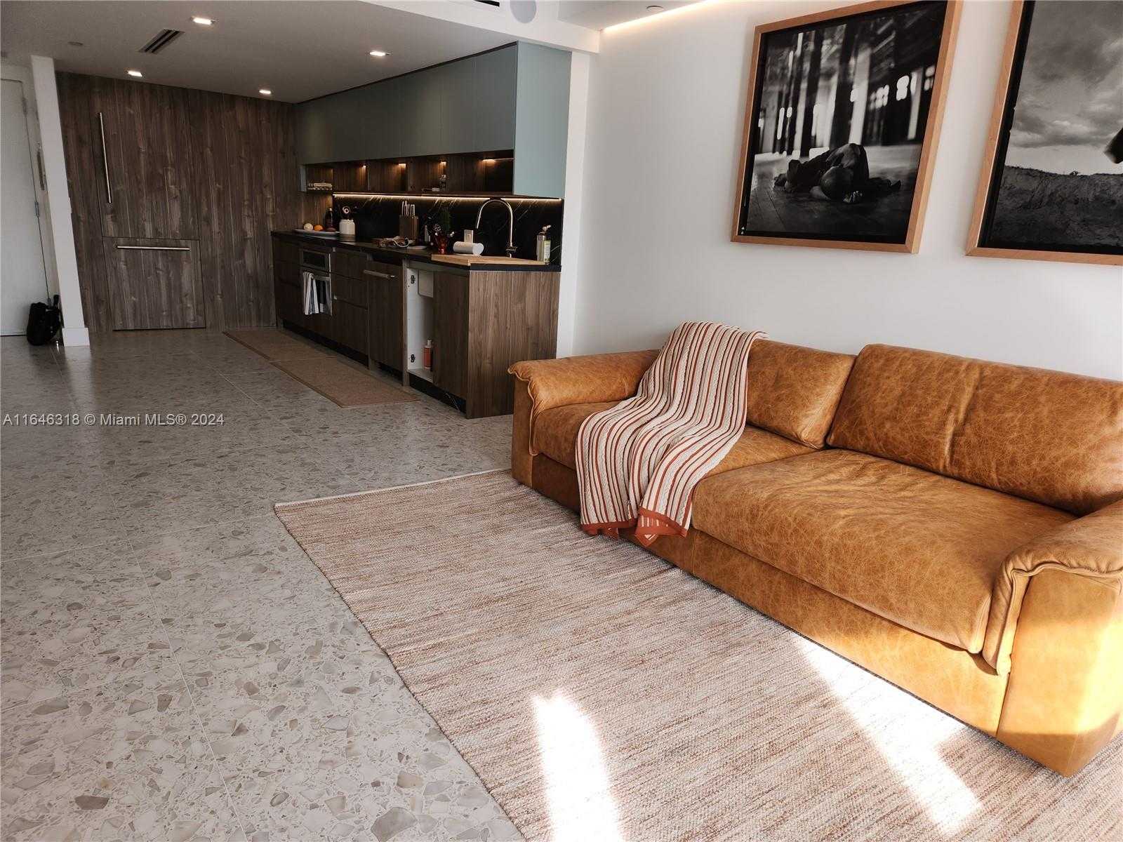 Small Image of 2555 COLLINS AVE #306, Miami Beach Number 4