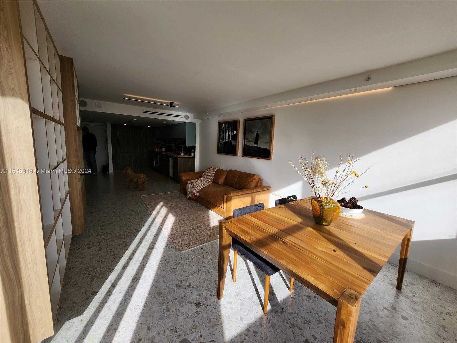 Small Image of 2555 COLLINS AVE #306, Miami Beach Number 5