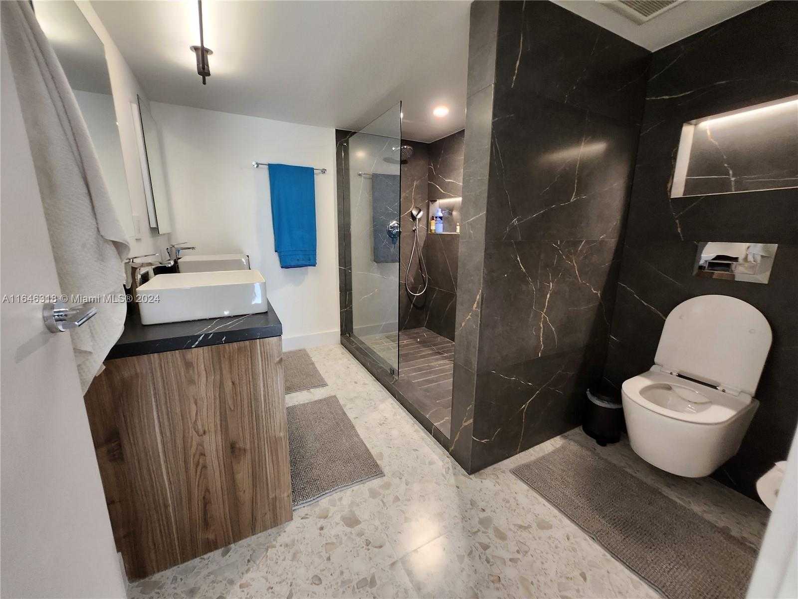Small Image of 2555 COLLINS AVE #306, Miami Beach Number 7