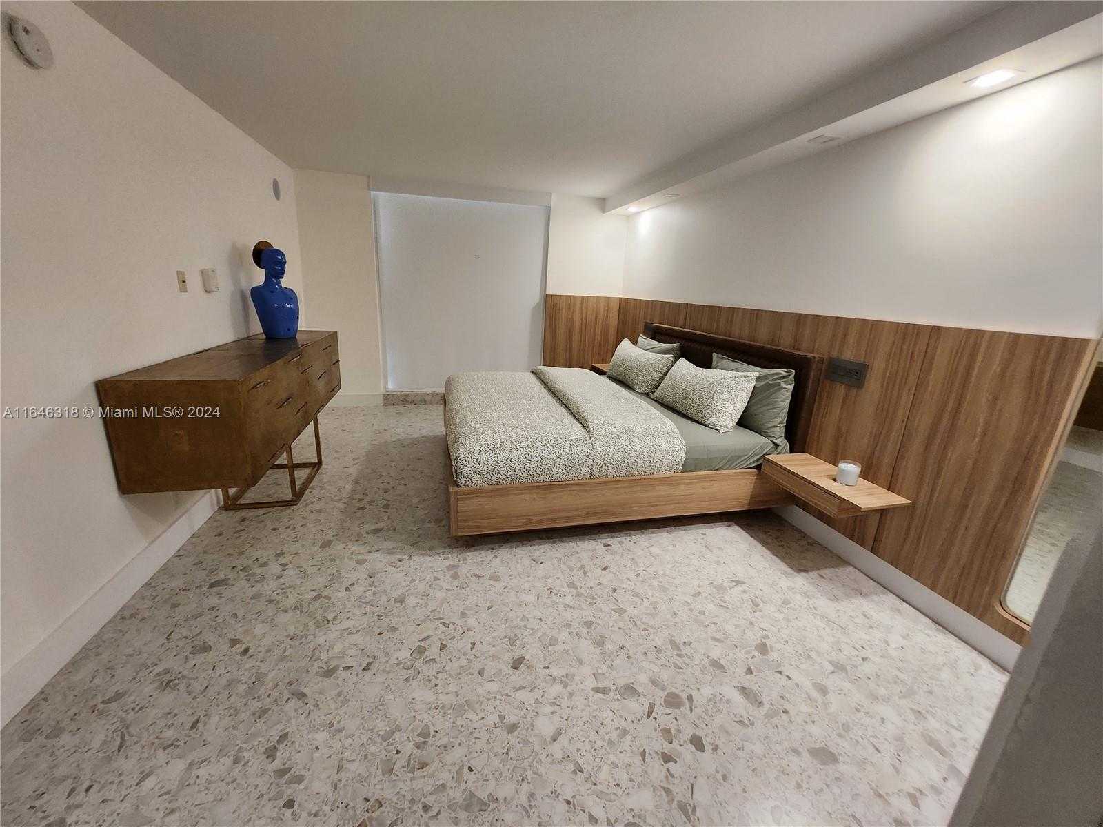 Small Image of 2555 COLLINS AVE #306, Miami Beach Number 9