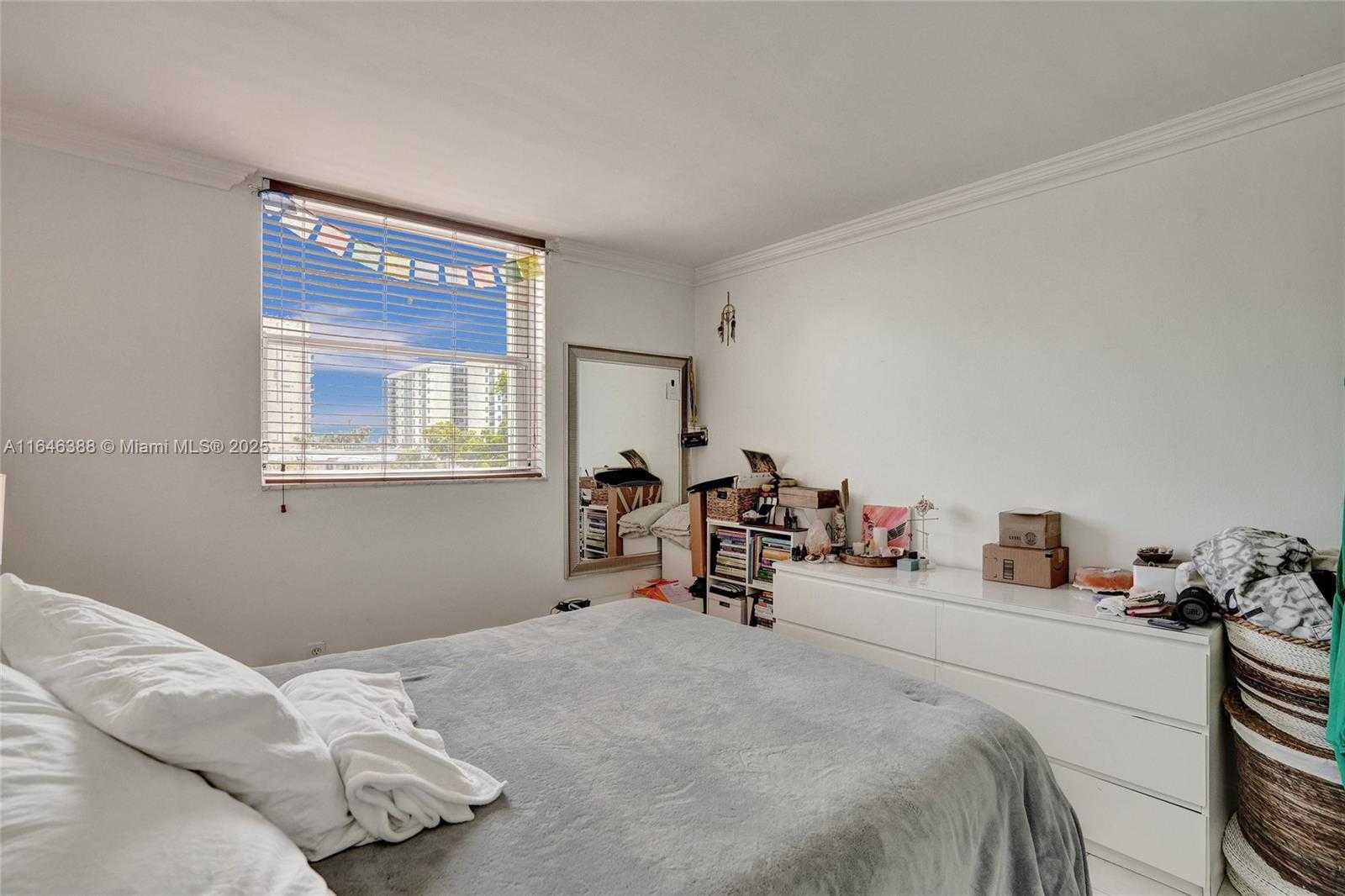 Small Image of 1801 SOUTH TREASURE DR #329, North Bay Village Number 10