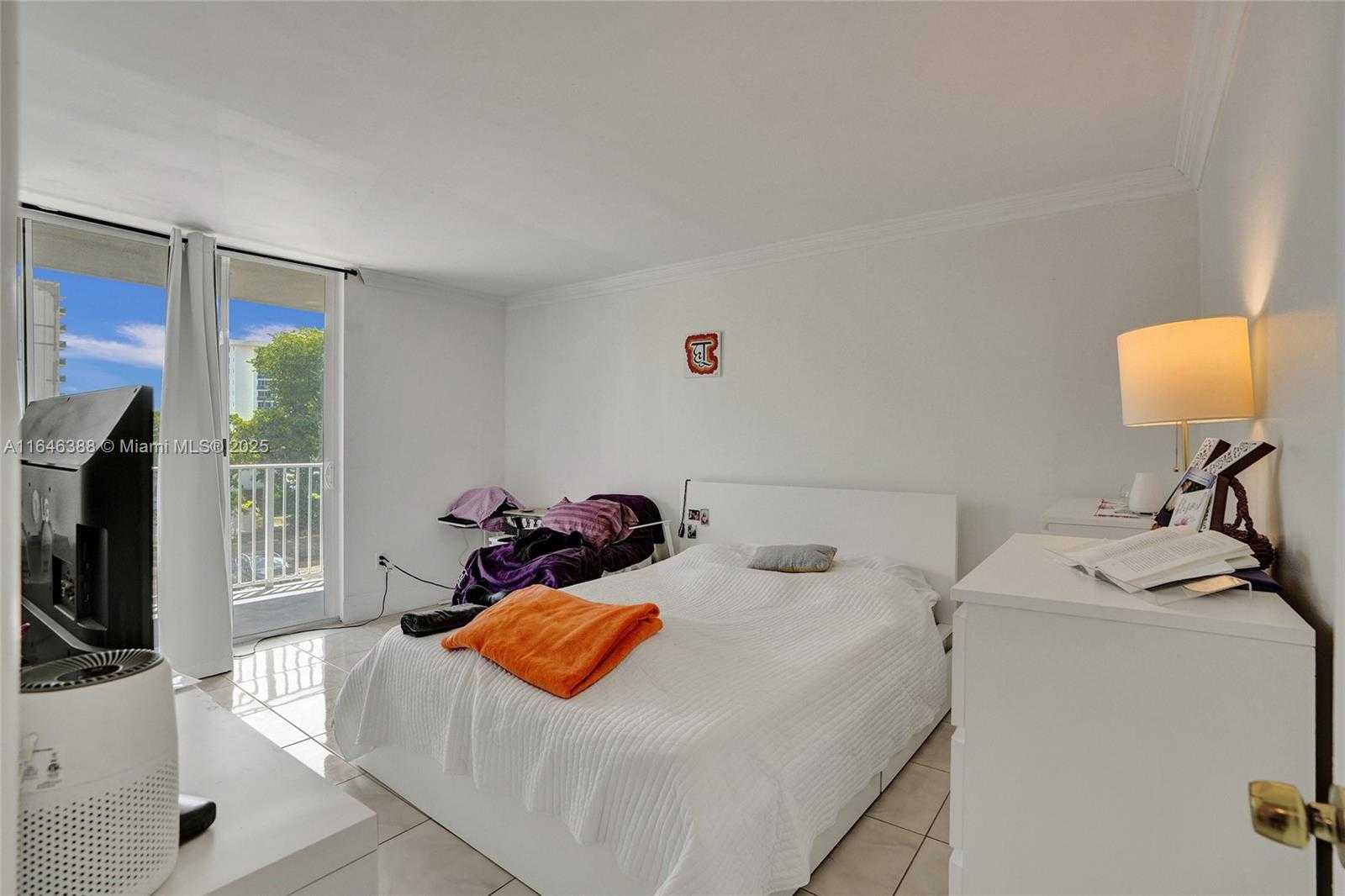 Small Image of 1801 SOUTH TREASURE DR #329, North Bay Village Number 13