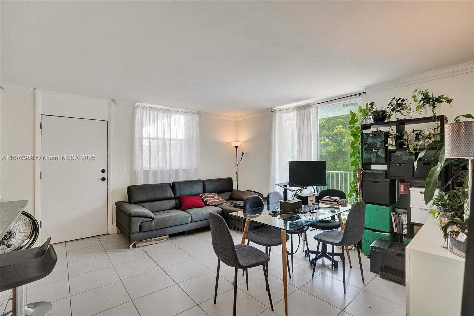 Small Image of 1801 SOUTH TREASURE DR #329, North Bay Village Number 2