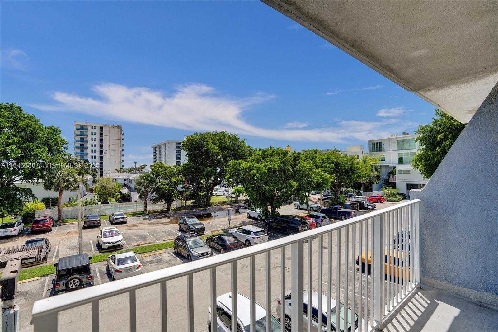 Small Image of 1801 SOUTH TREASURE DR #329, North Bay Village Number 20
