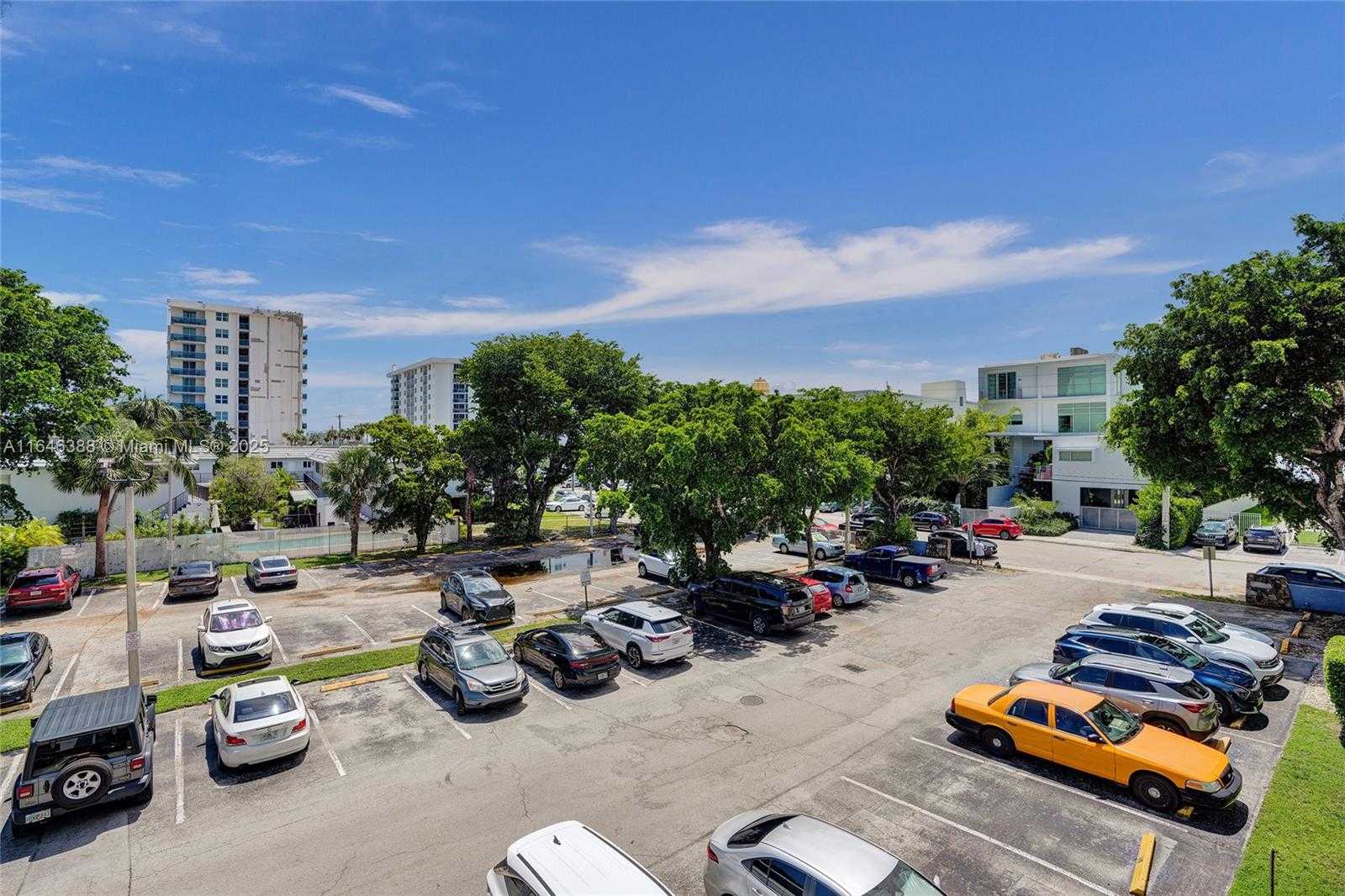Small Image of 1801 SOUTH TREASURE DR #329, North Bay Village Number 21