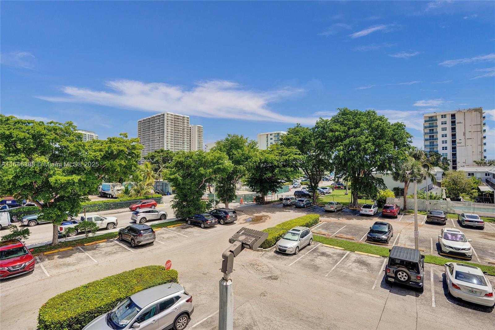 Small Image of 1801 SOUTH TREASURE DR #329, North Bay Village Number 22
