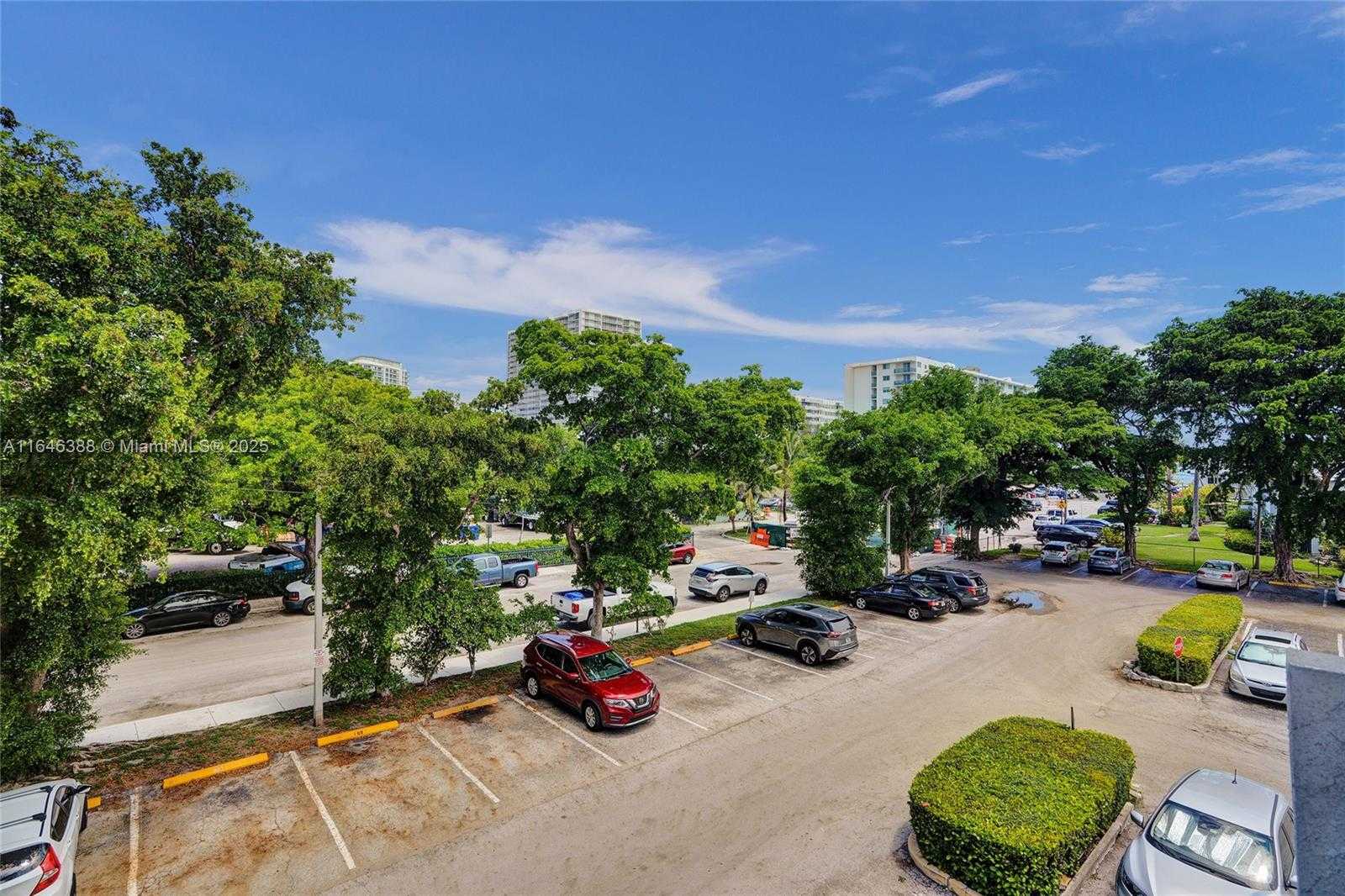 Small Image of 1801 SOUTH TREASURE DR #329, North Bay Village Number 23