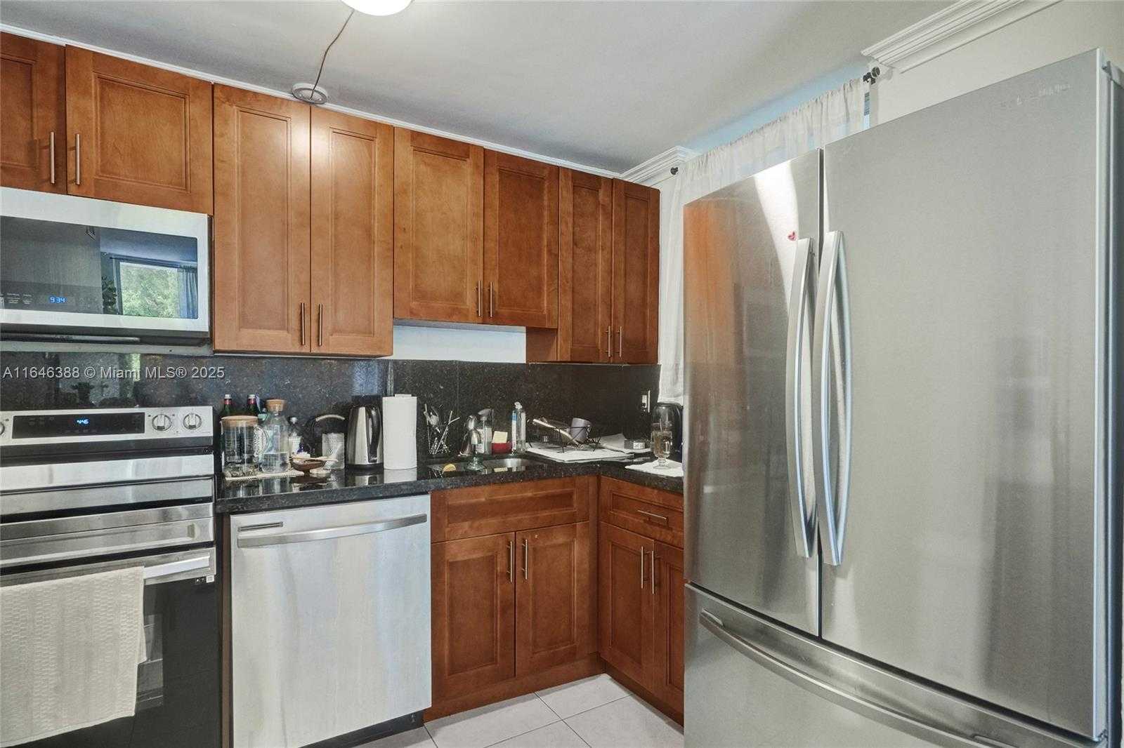 Small Image of 1801 SOUTH TREASURE DR #329, North Bay Village Number 6