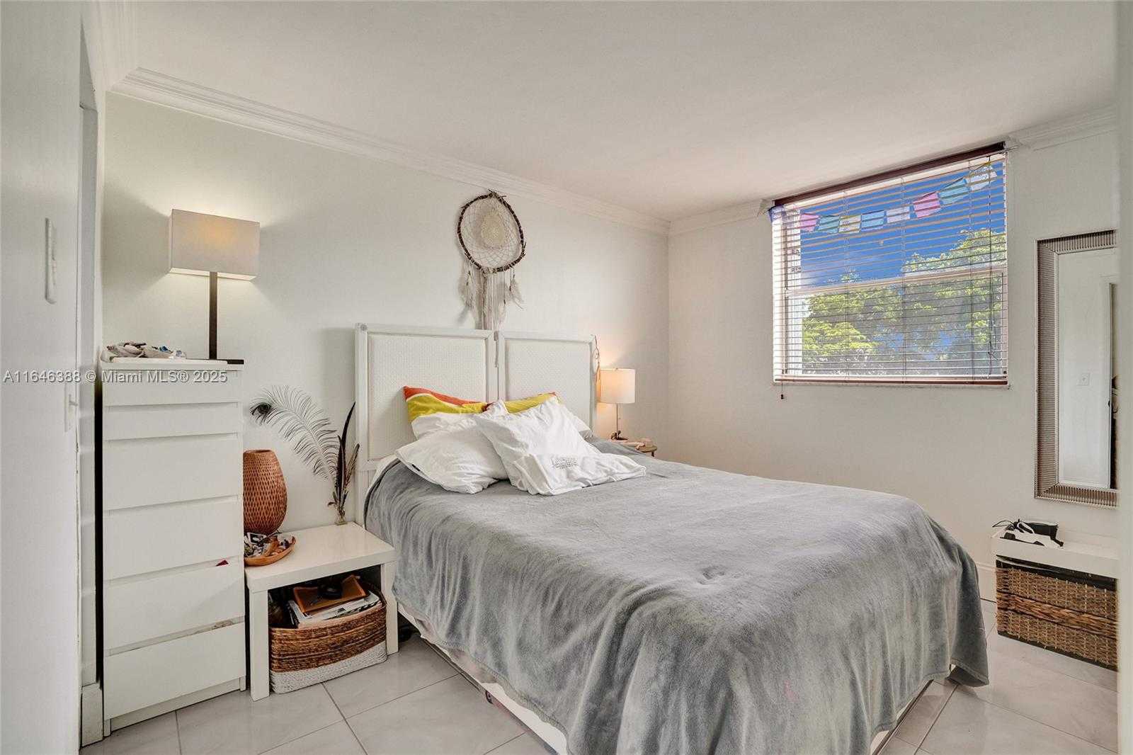 Small Image of 1801 SOUTH TREASURE DR #329, North Bay Village Number 8