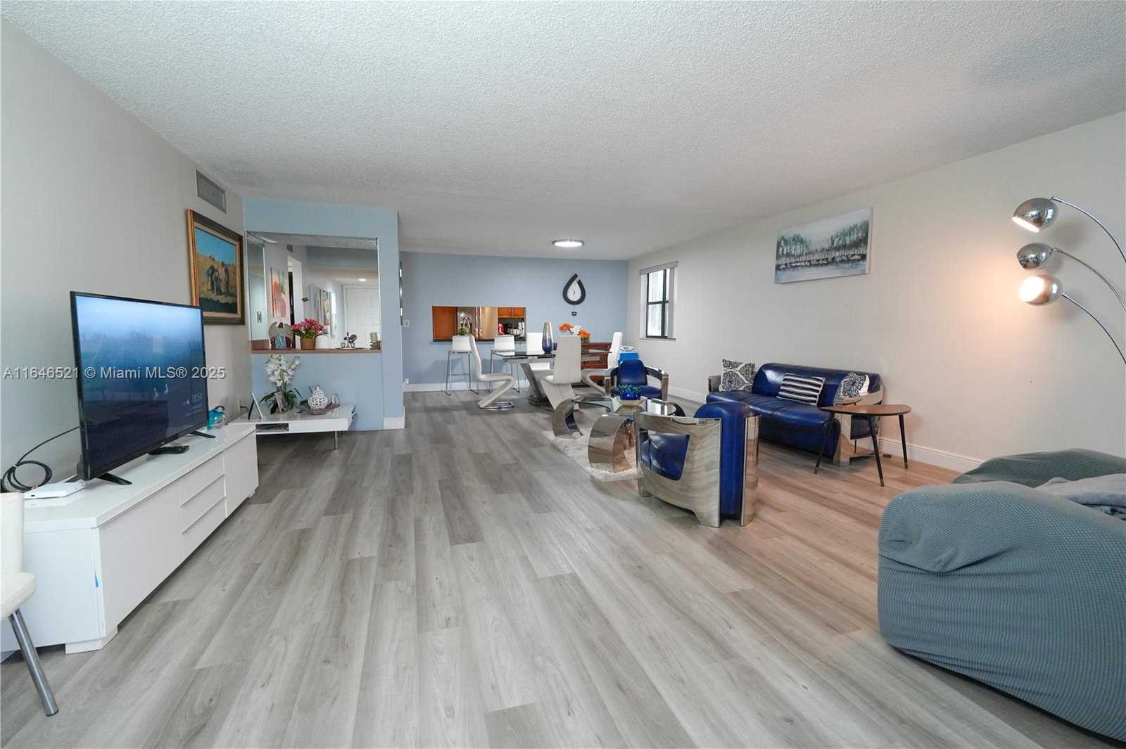 Small Image of 16051 BLATT BLVD #401, Weston Number 11