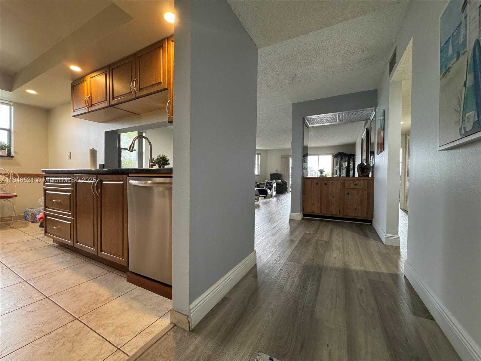 Small Image of 16051 BLATT BLVD #401, Weston Number 18
