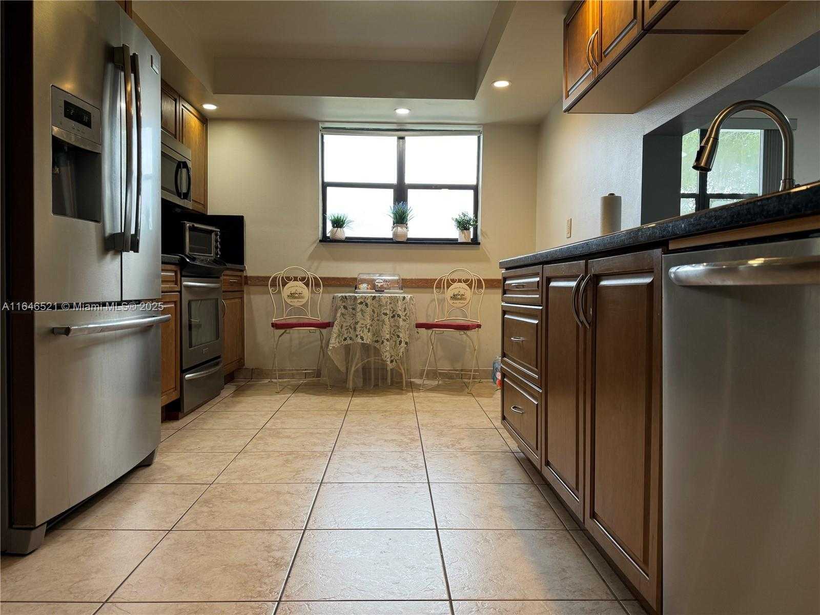 Small Image of 16051 BLATT BLVD #401, Weston Number 20