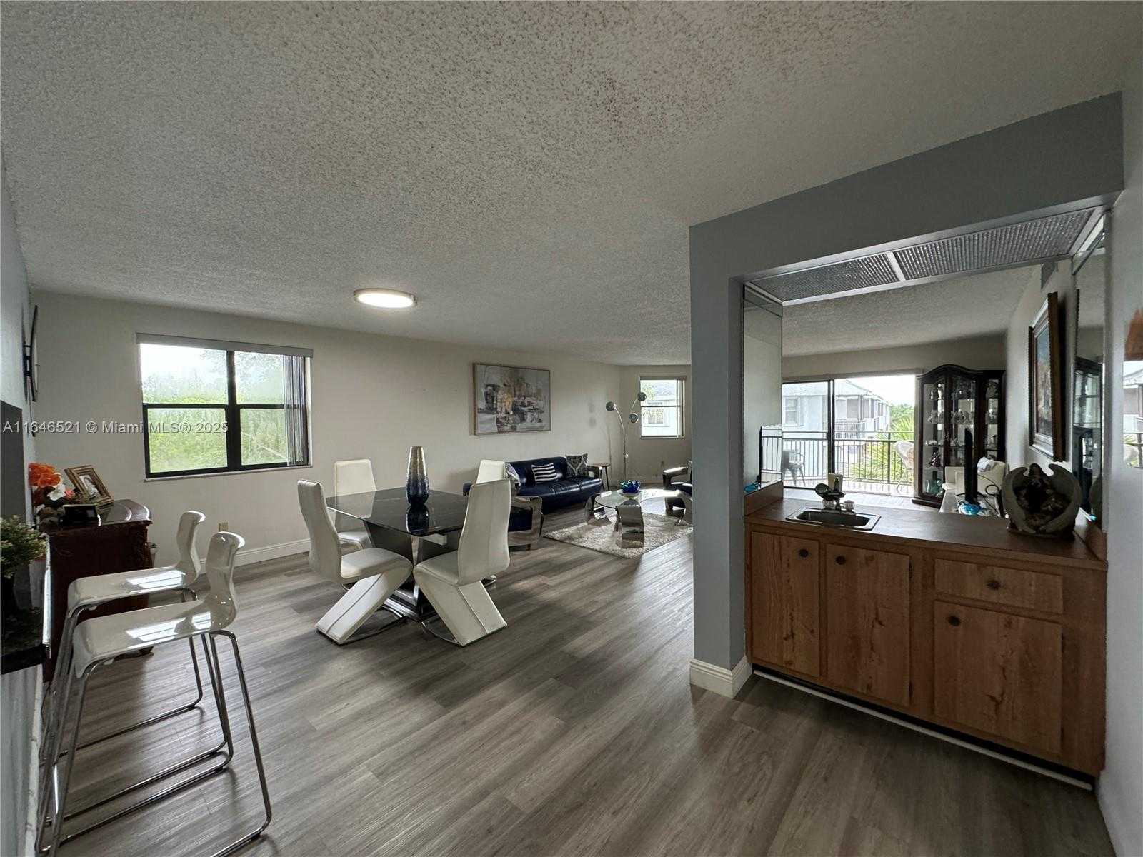 Small Image of 16051 BLATT BLVD #401, Weston Number 22