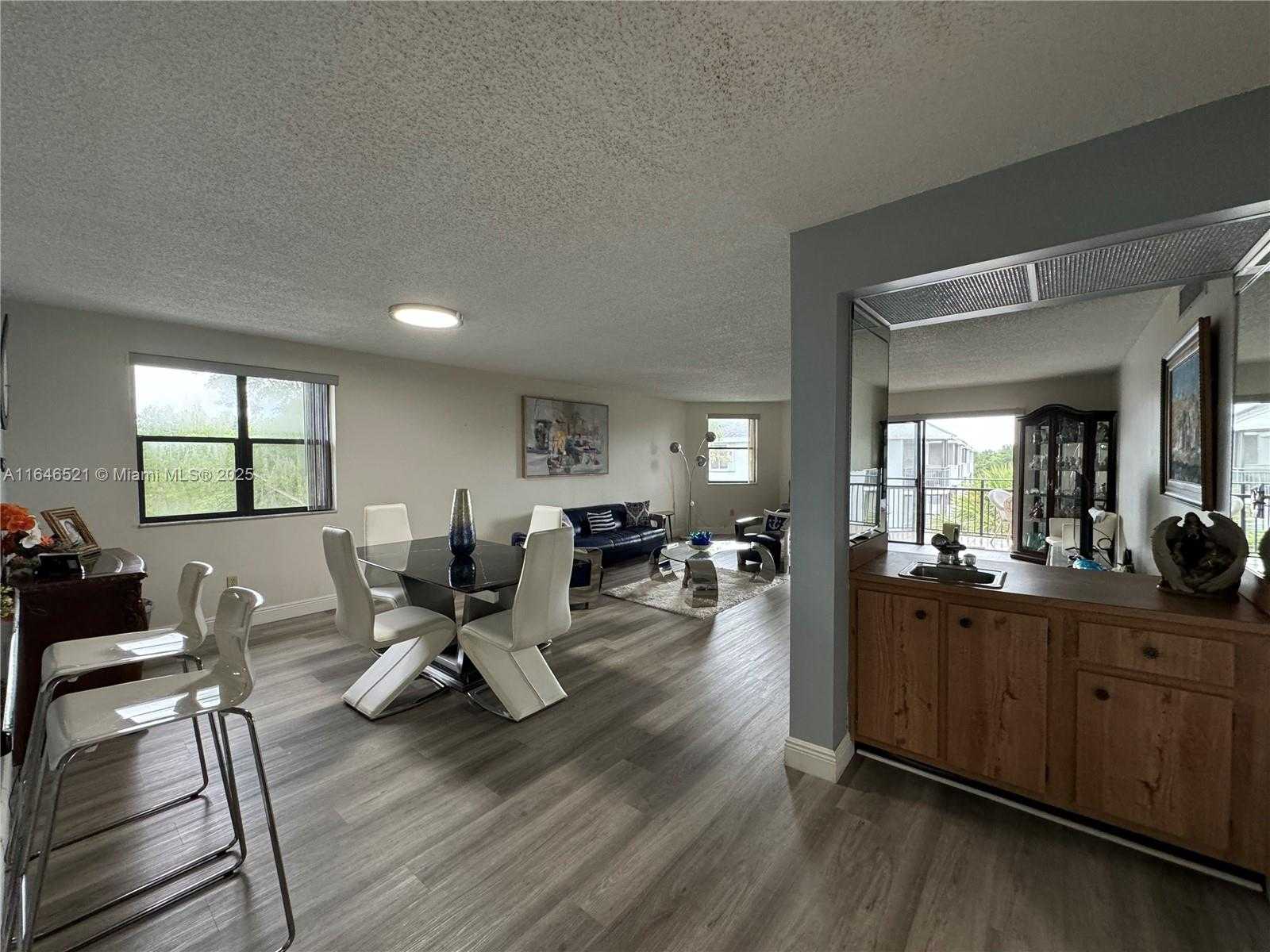 Small Image of 16051 BLATT BLVD #401, Weston Number 23