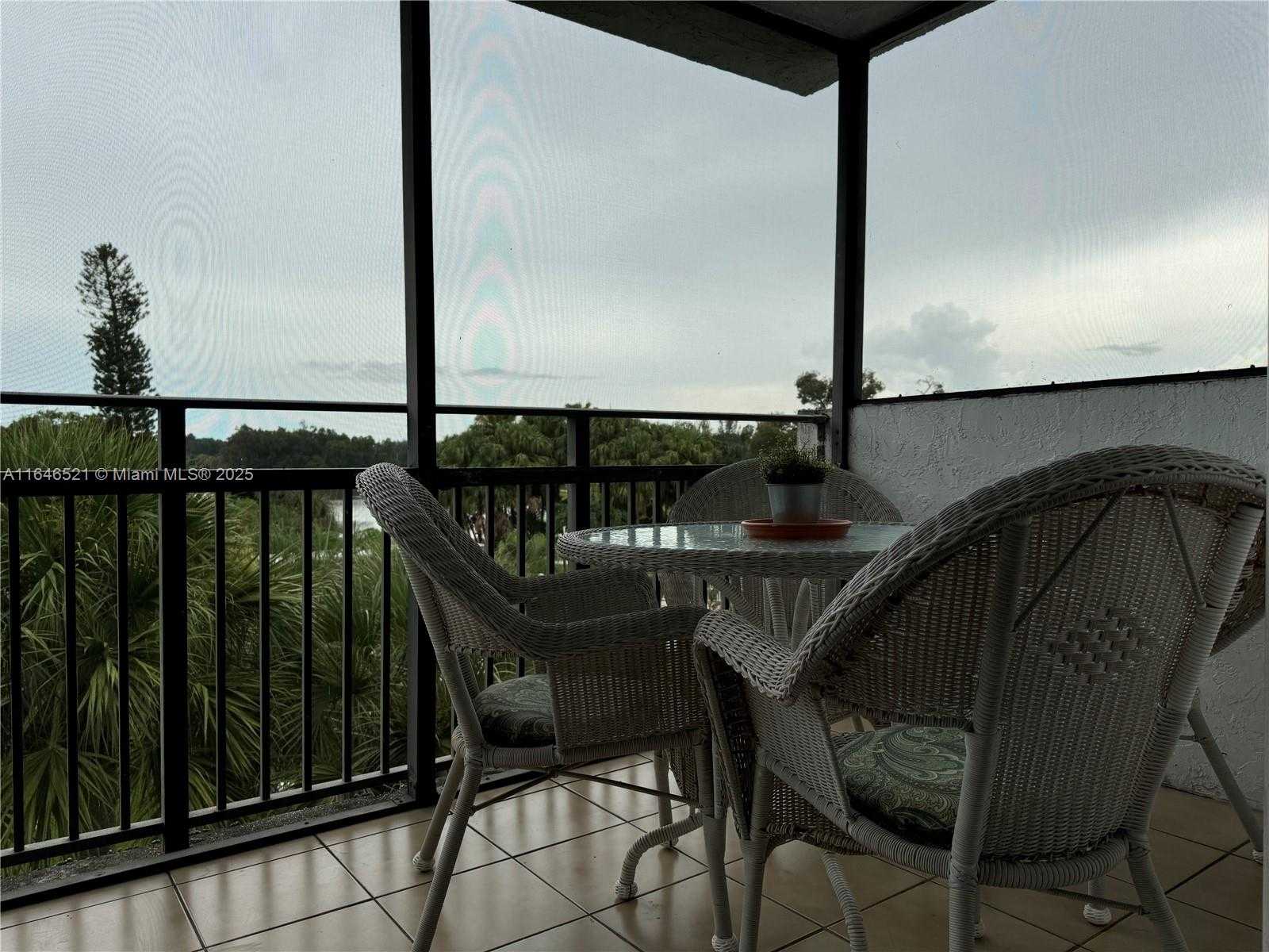 Small Image of 16051 BLATT BLVD #401, Weston Number 27