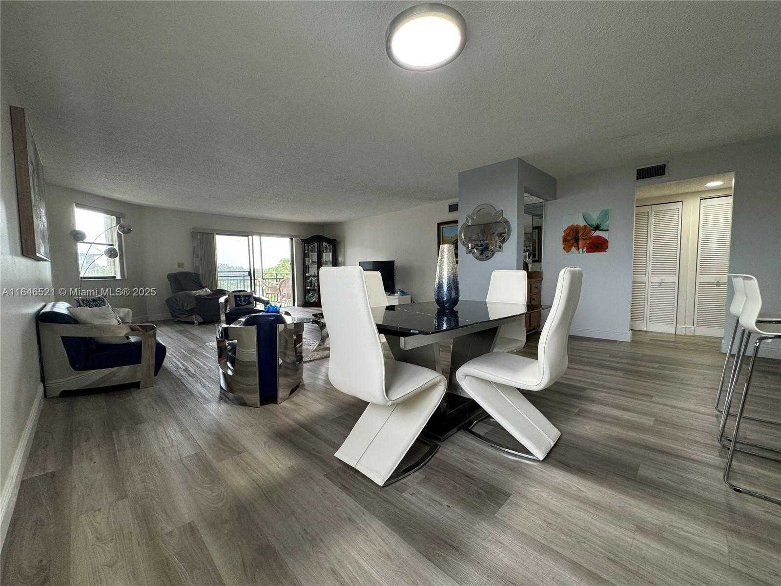 Small Image of 16051 BLATT BLVD #401, Weston Number 3