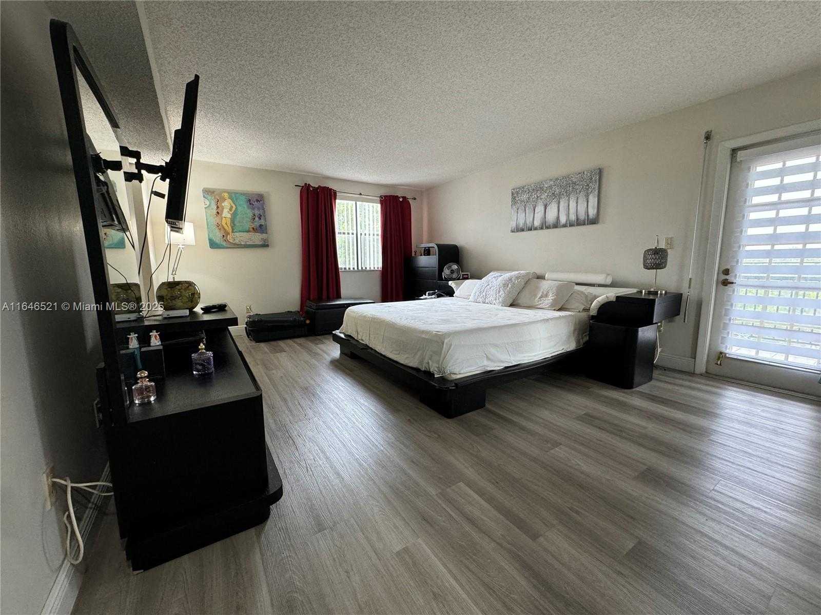 Small Image of 16051 BLATT BLVD #401, Weston Number 31