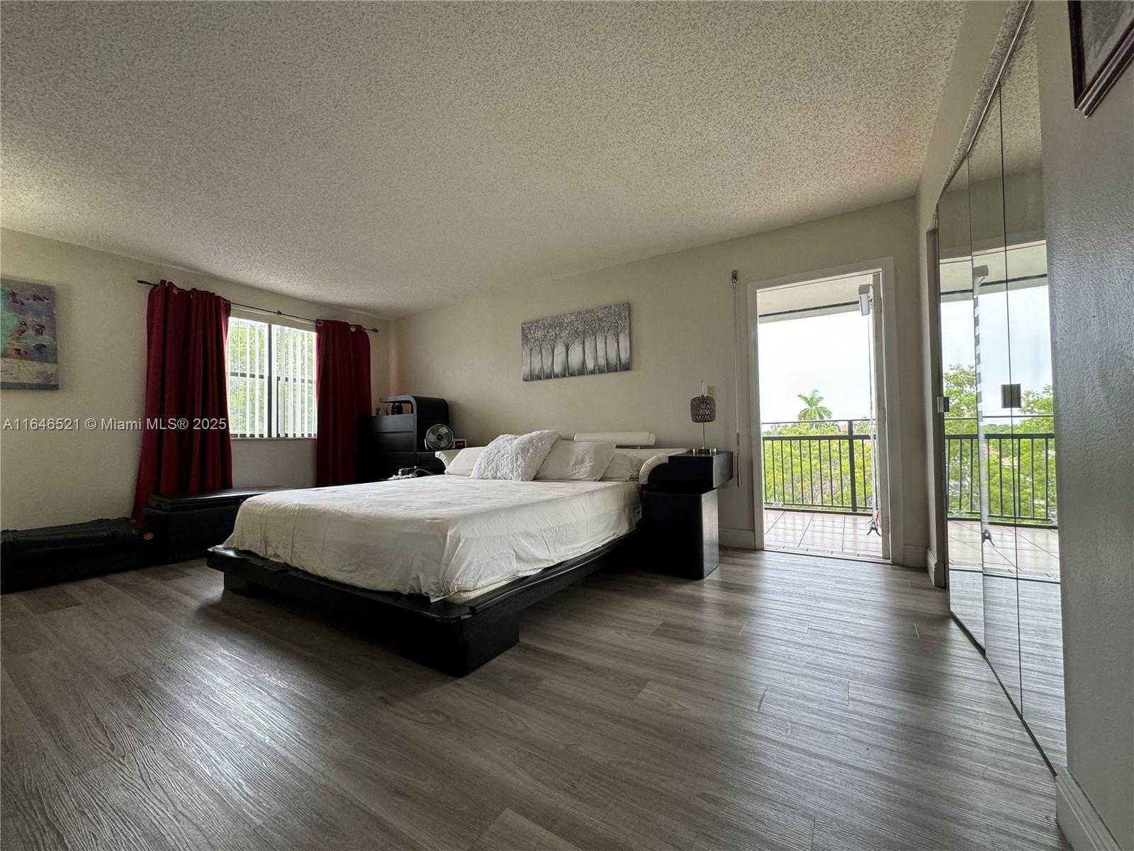 Small Image of 16051 BLATT BLVD #401, Weston Number 32