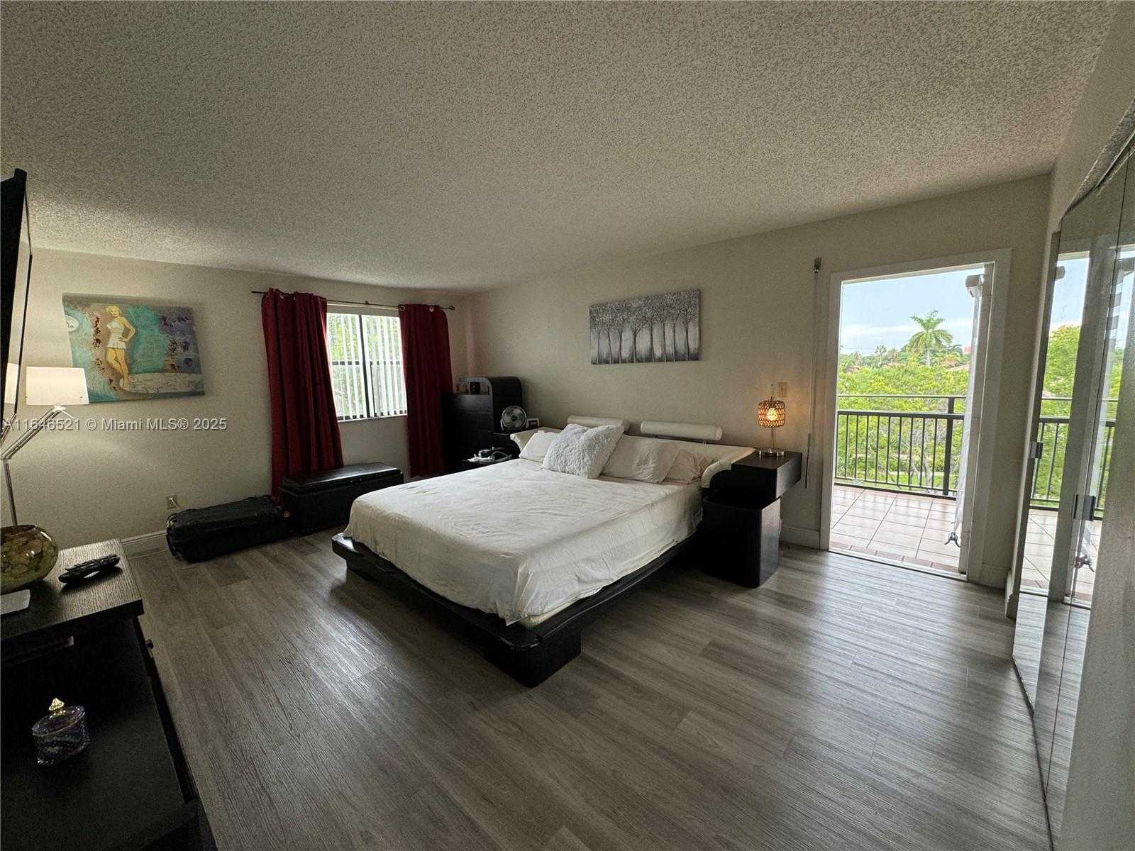Small Image of 16051 BLATT BLVD #401, Weston Number 33